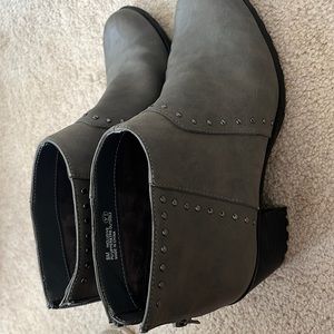 Platform boots